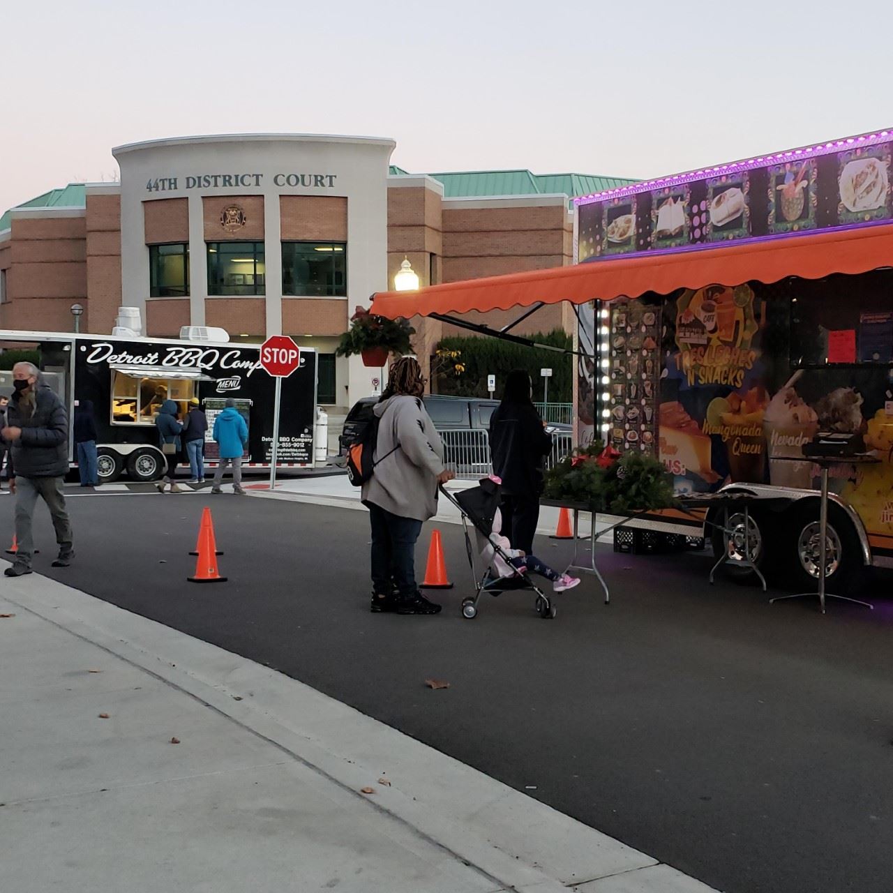 Food Trucks Outdoors