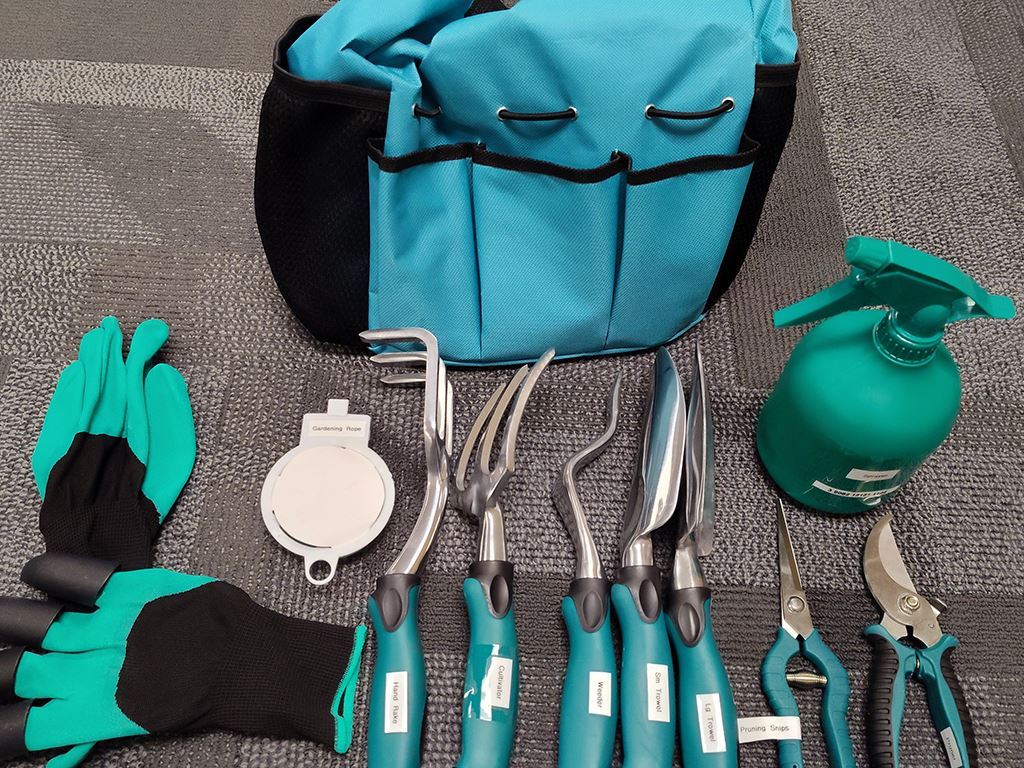 Photo of our Garden Tool Set available for checkout.